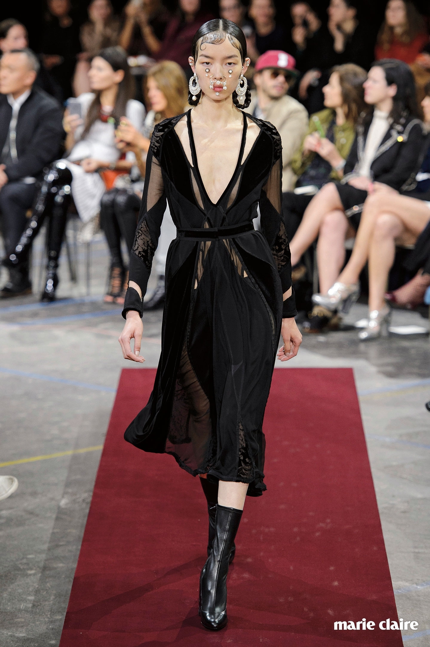 Givenchy Goth Collection It’s Party Time – 마리끌레르 코리아 | MarieclaireKorea