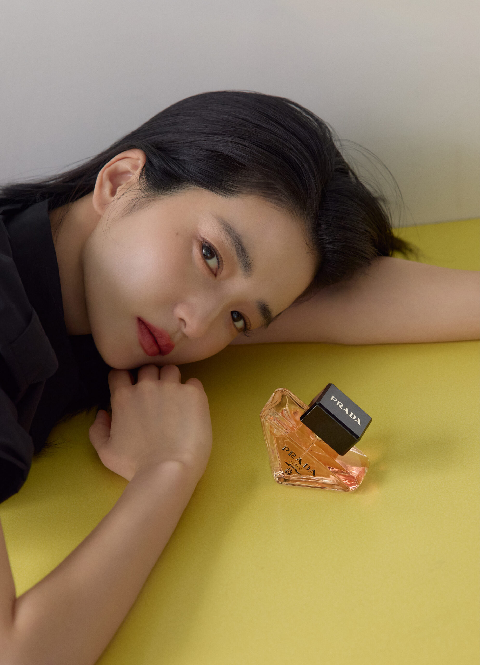 프라다뷰티 패러독스 향수와 함께한 김태리 화보