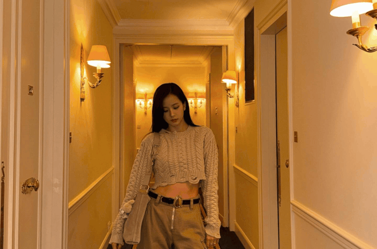 셀럽들의 허리춤을 점령한 오벌 벨트 스타일링 4