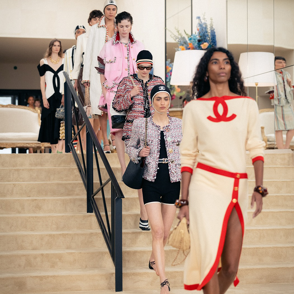 해변의 낭만으로 완성한 자유, 샤넬 2026/27 크루즈 컬렉션