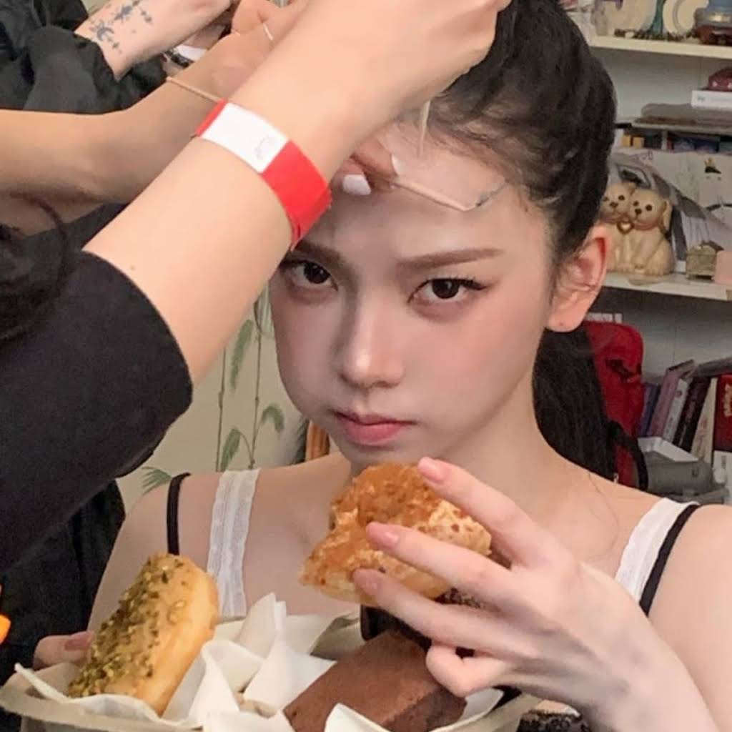 직장인 필독! 점심 시간에는 식사에만 집중하세요
