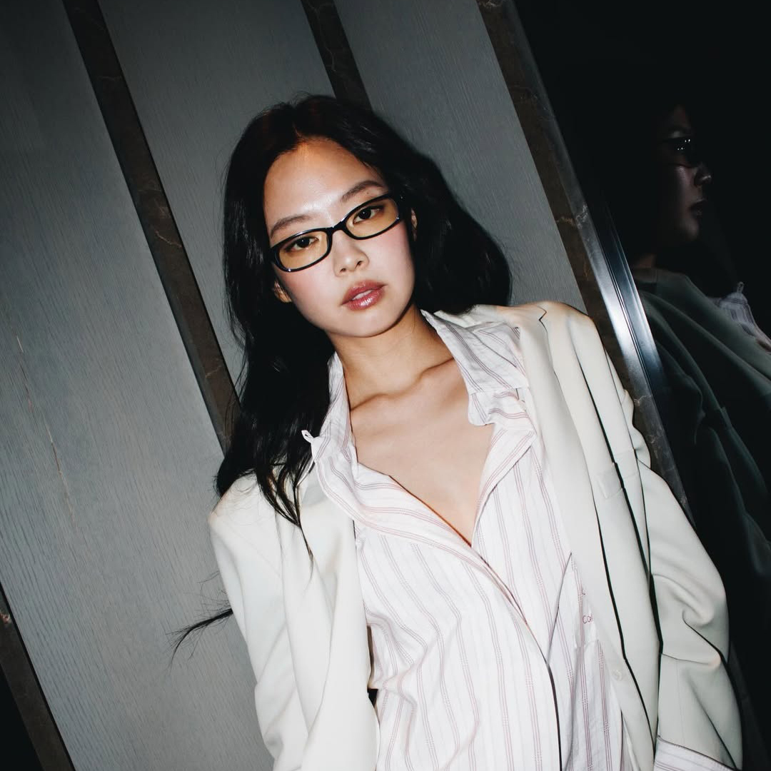 가볍게 ‘툭’ 걸치는 스트라이프 셔츠 스타일링7