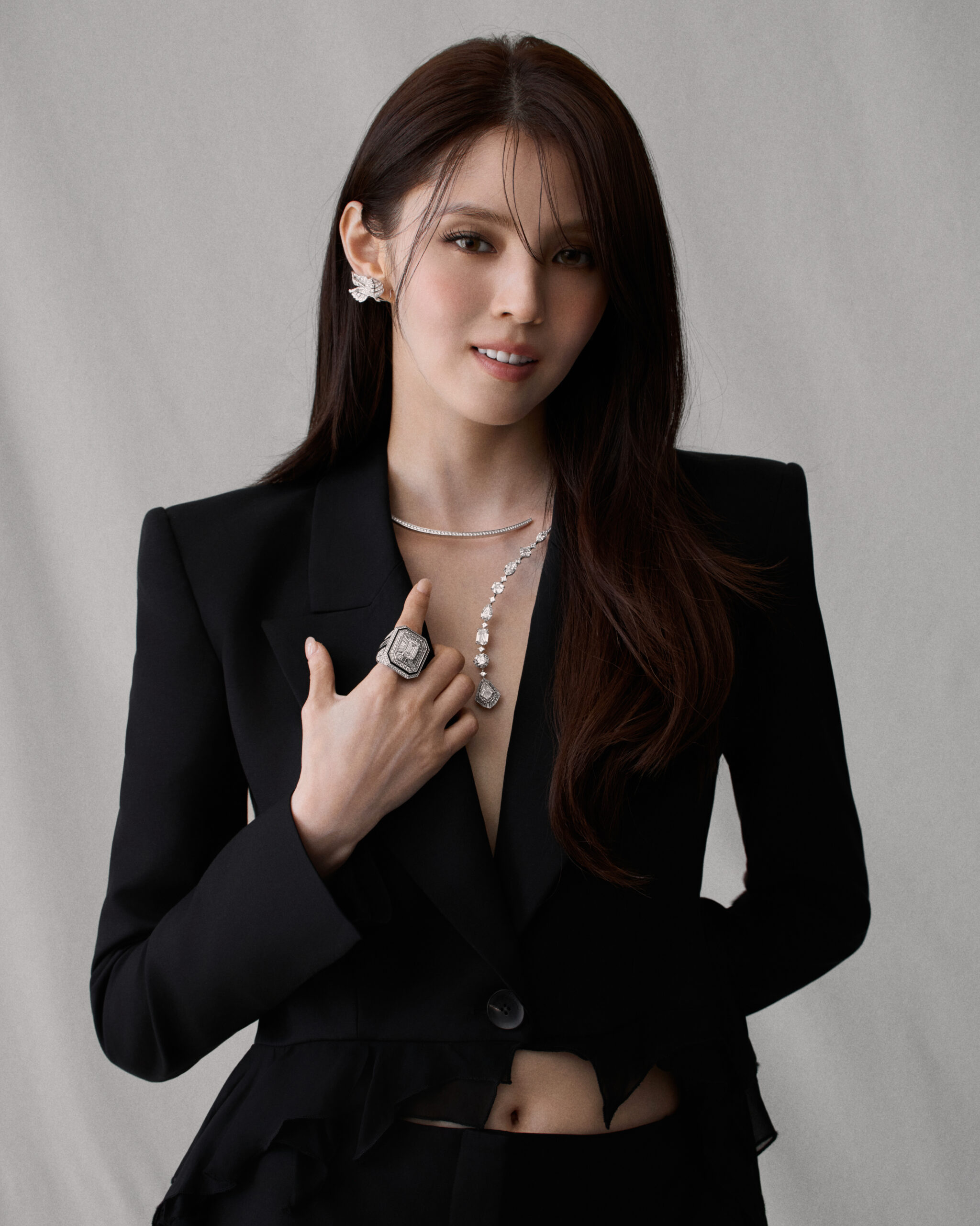 부쉐론 글로벌 앰버서더 한소희가 밝게 물들인 제79회 칸영화제 현장