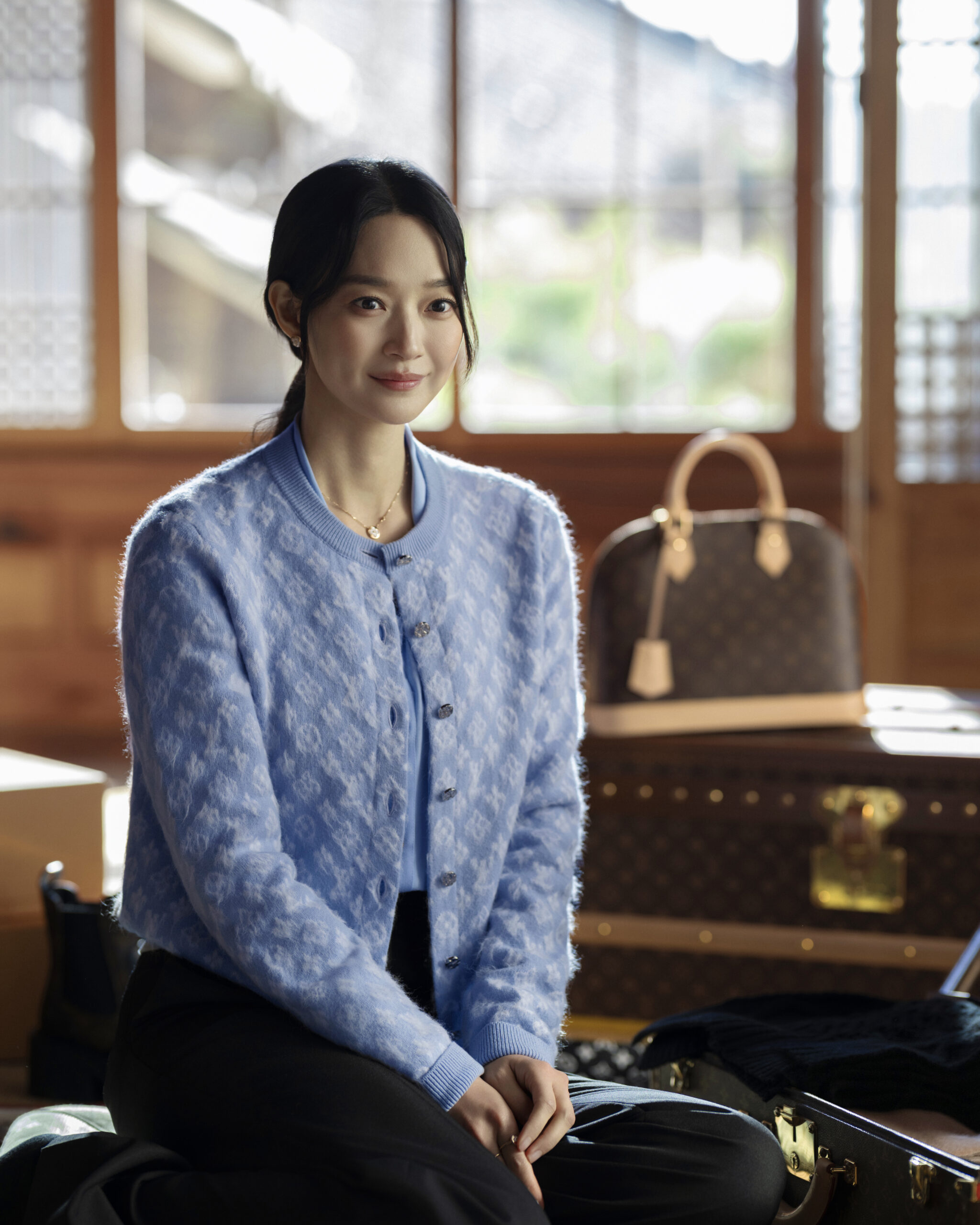 신민아와 나홍진 감독이 완성한 루이 비통의 두 번째 여정