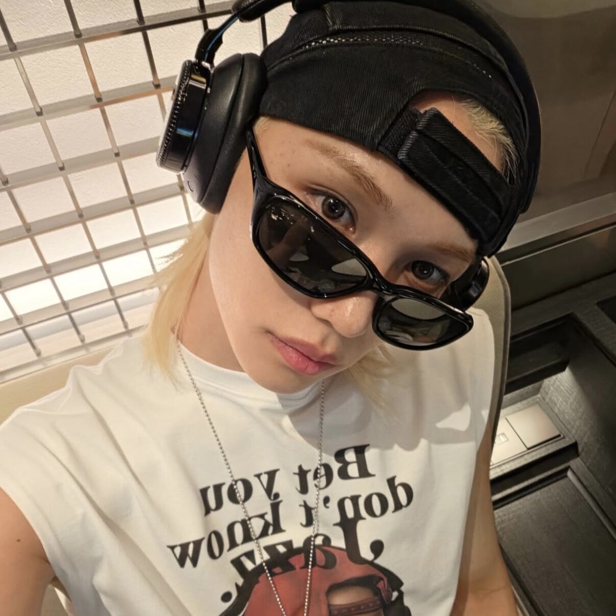 최애도 빠진 패션 아이템? 요즘 아이돌은 이렇게 들어요