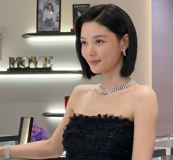 메시카 신세계 백화점 강남점에서 만난 배우 김유정