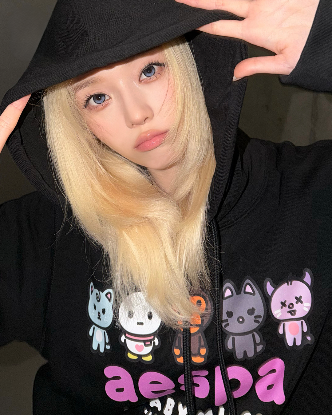 캐릭터가 된 에스파? 베이프 협업 컬렉션