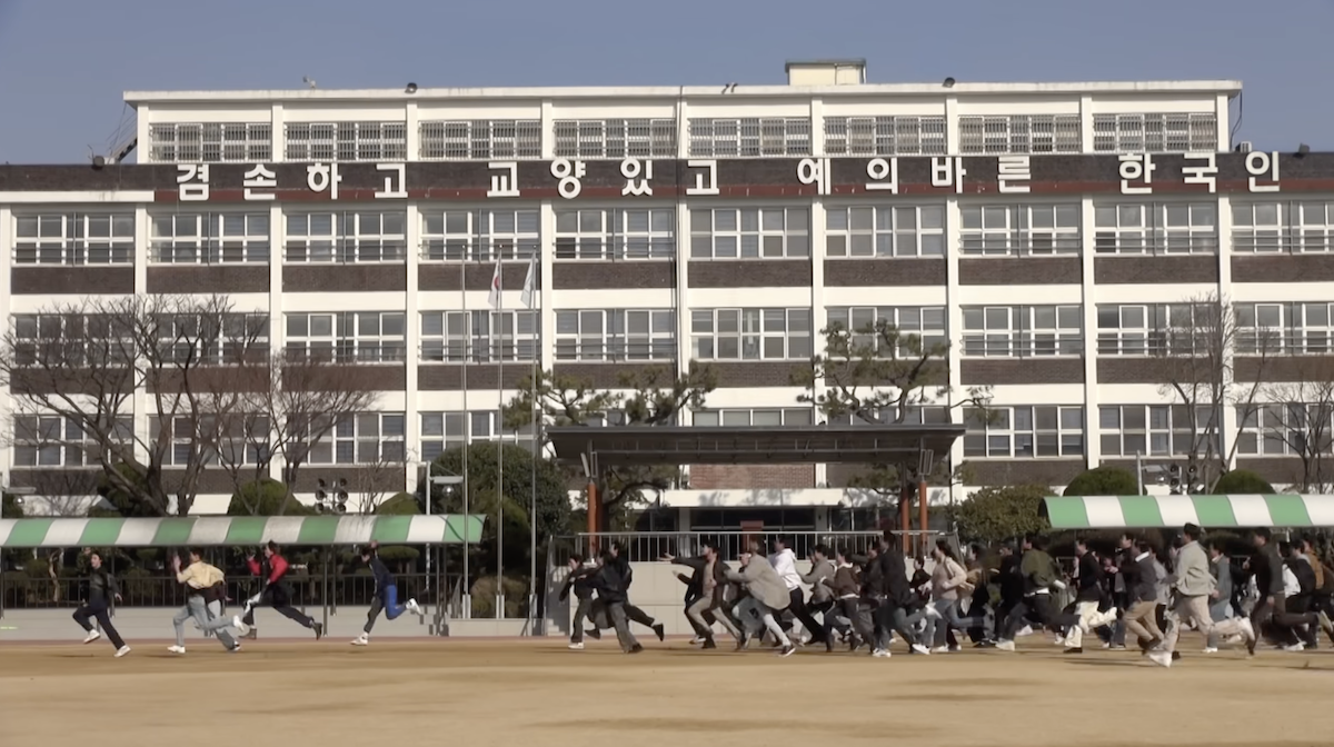 K팝의 틀을 벗어나다, 그런데 왜 틀을 벗어나야하는데?